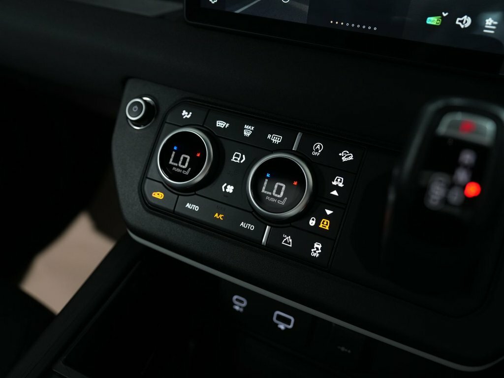 Land Rover Defender D250 Mhev Xs Edition Black #34
