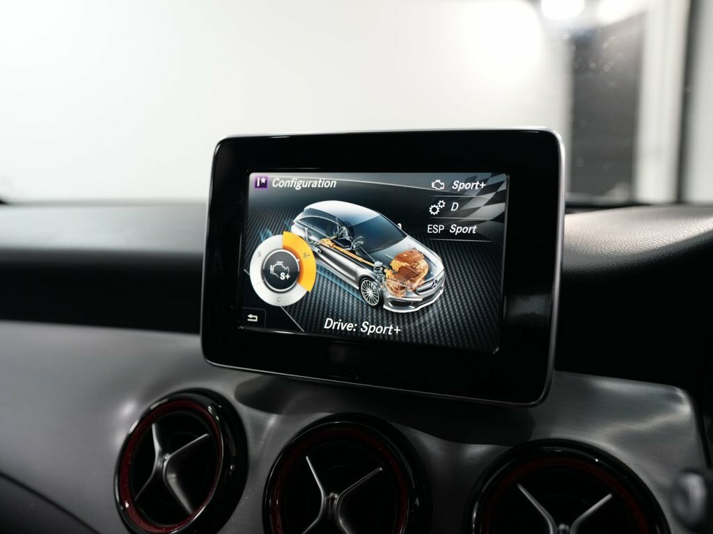 Mercedes-Benz CLA Class 220 Cdi Amg Sport Tip White #30