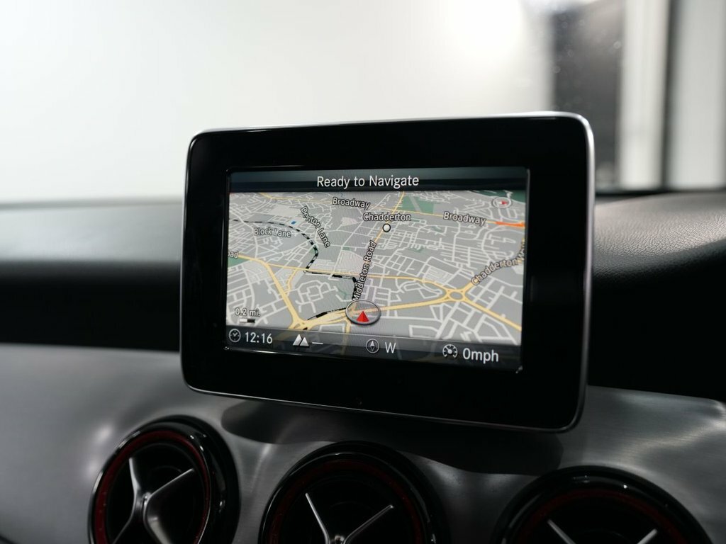Mercedes-Benz CLA Class 220 Cdi Amg Sport Tip White #25