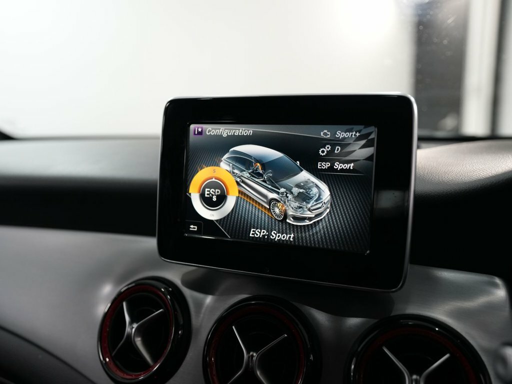 Mercedes-Benz CLA Class 220 Cdi Amg Sport Tip White #29