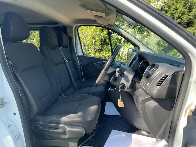 Renault Trafic 2.0 Dci Energy 28 White