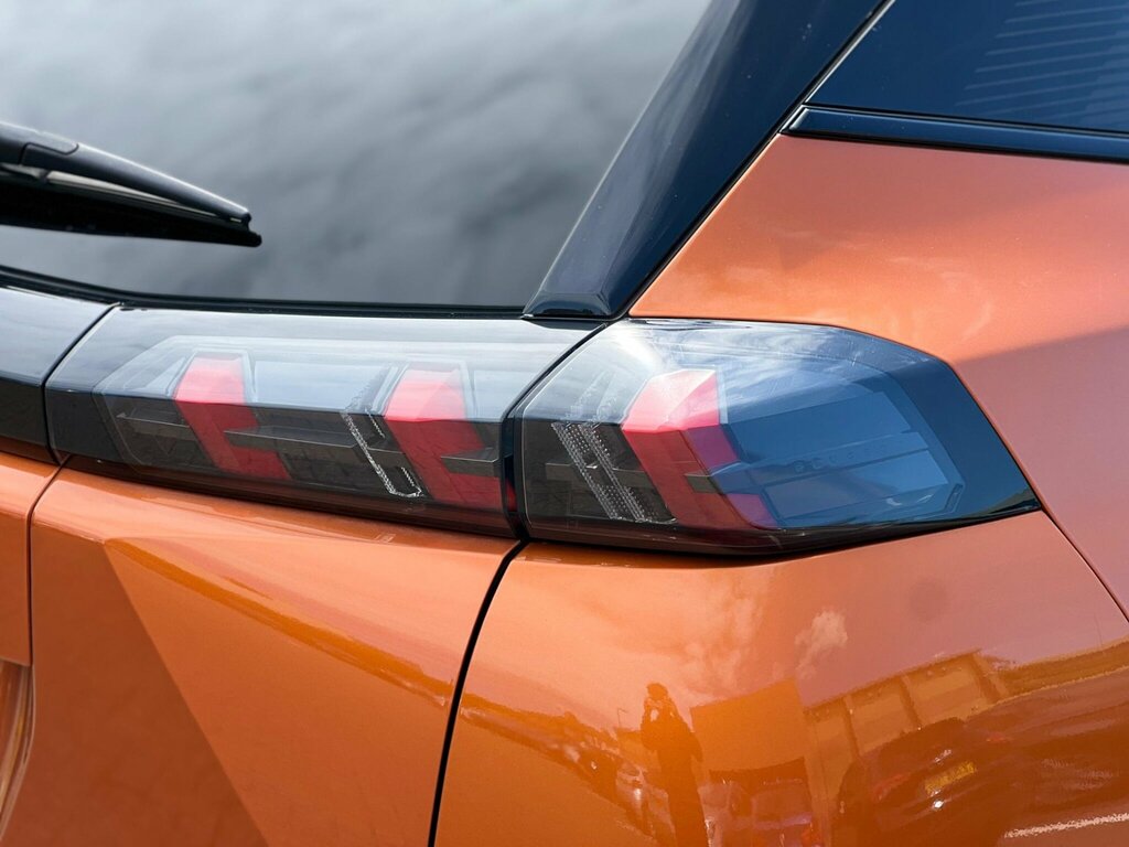 Peugeot 2008 Active Orange #31