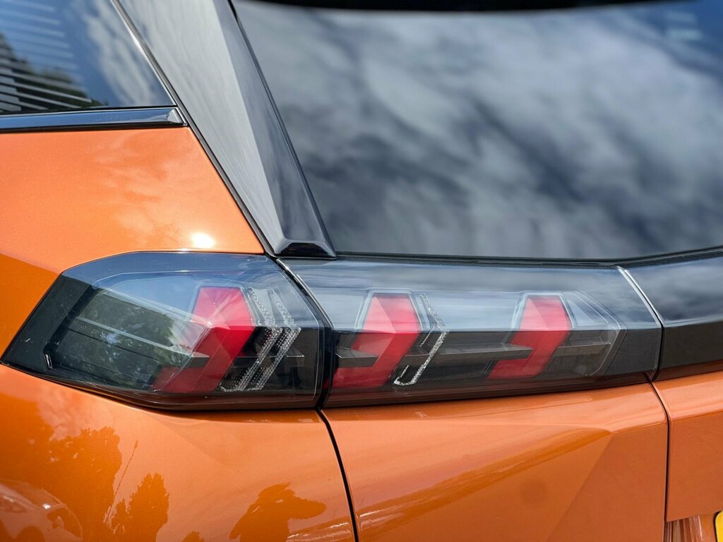 Peugeot 2008 Active Orange #30
