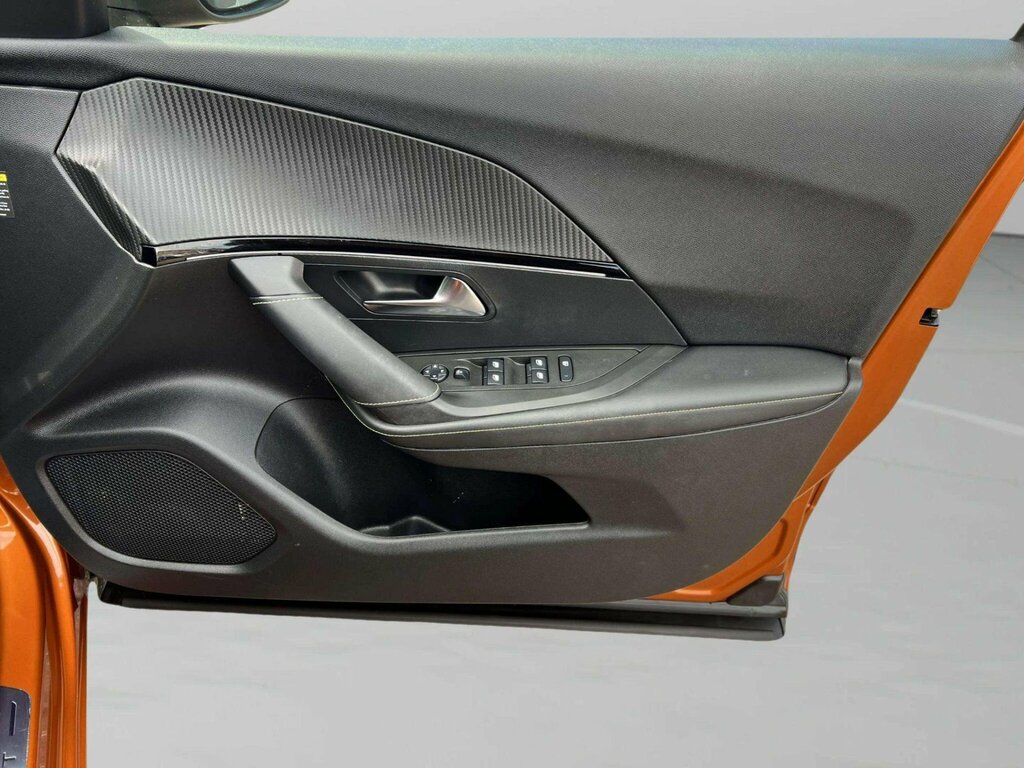 Peugeot 2008 Active Orange #17