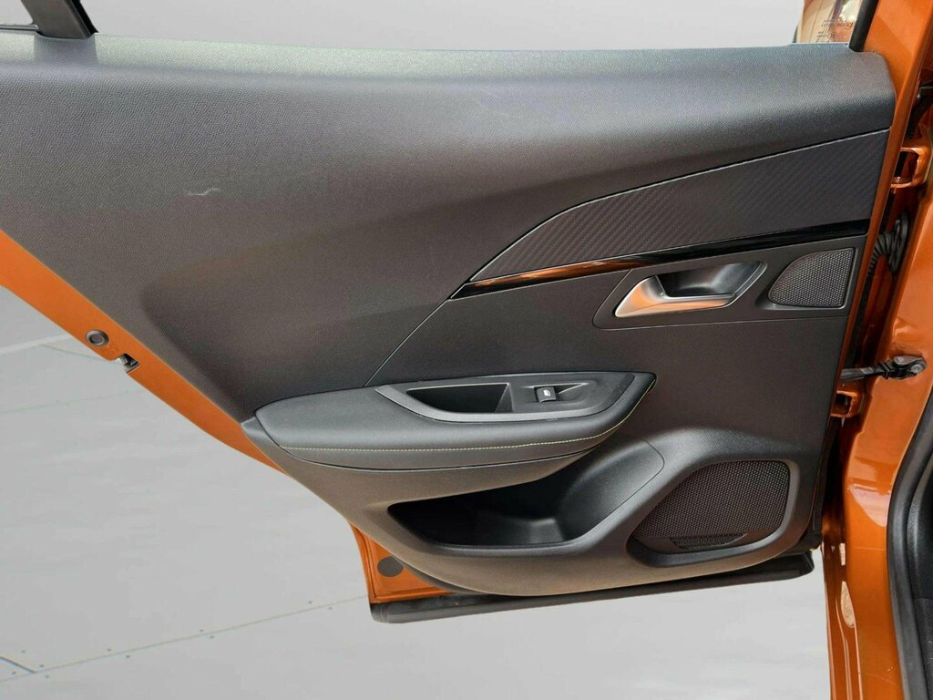 Peugeot 2008 Active Orange #16