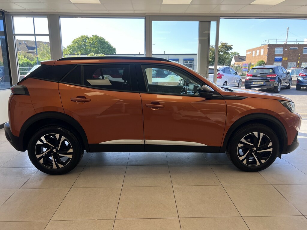 Peugeot 2008 Suv 1.2 Puretech Allure Premium 202222 GY22MLJ Orange #4