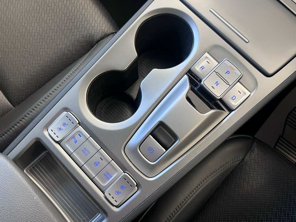 Hyundai Kona Black #17