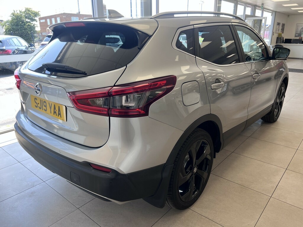Nissan Qashqai 1.3 Dig-t Tekna Silver #5