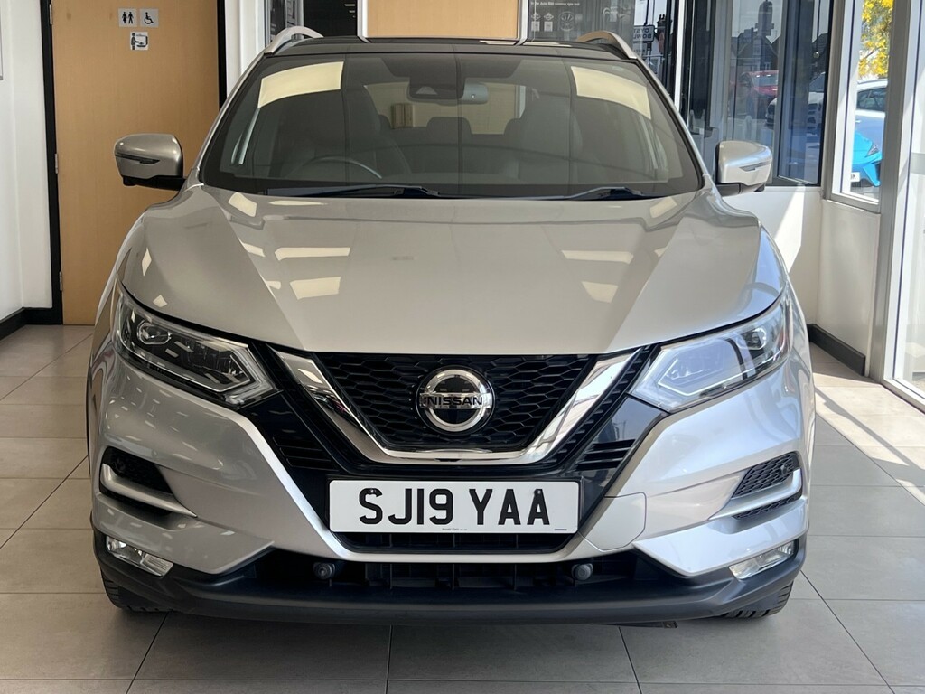 Nissan Qashqai 1.3 Dig-t Tekna Silver #2