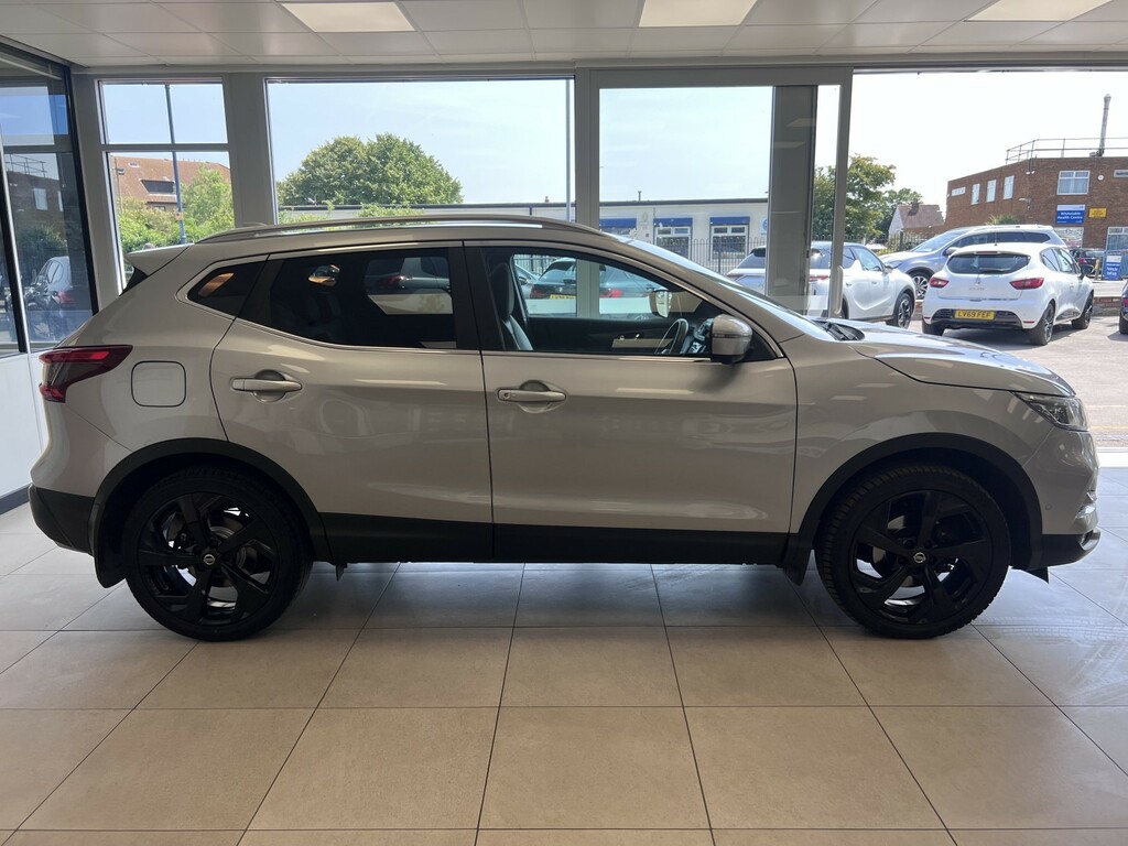 Nissan Qashqai 1.3 Dig-t Tekna Silver #4