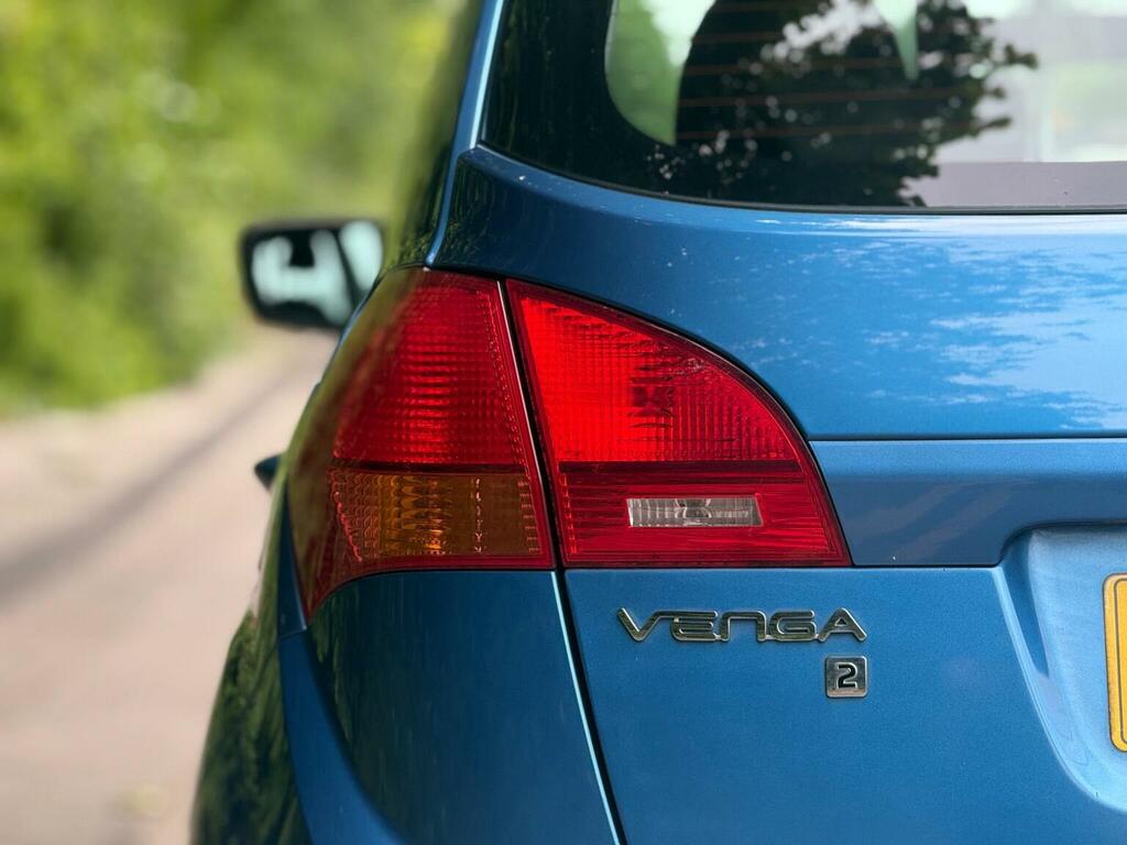 Kia Venga 3 Black #15