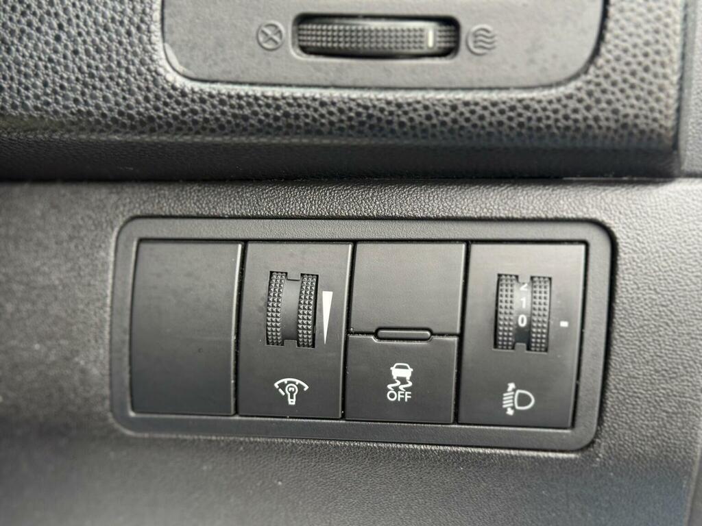 Kia Venga 3 Black #11