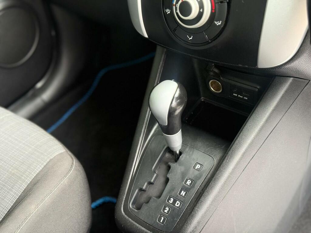 Kia Venga 3 Black #8
