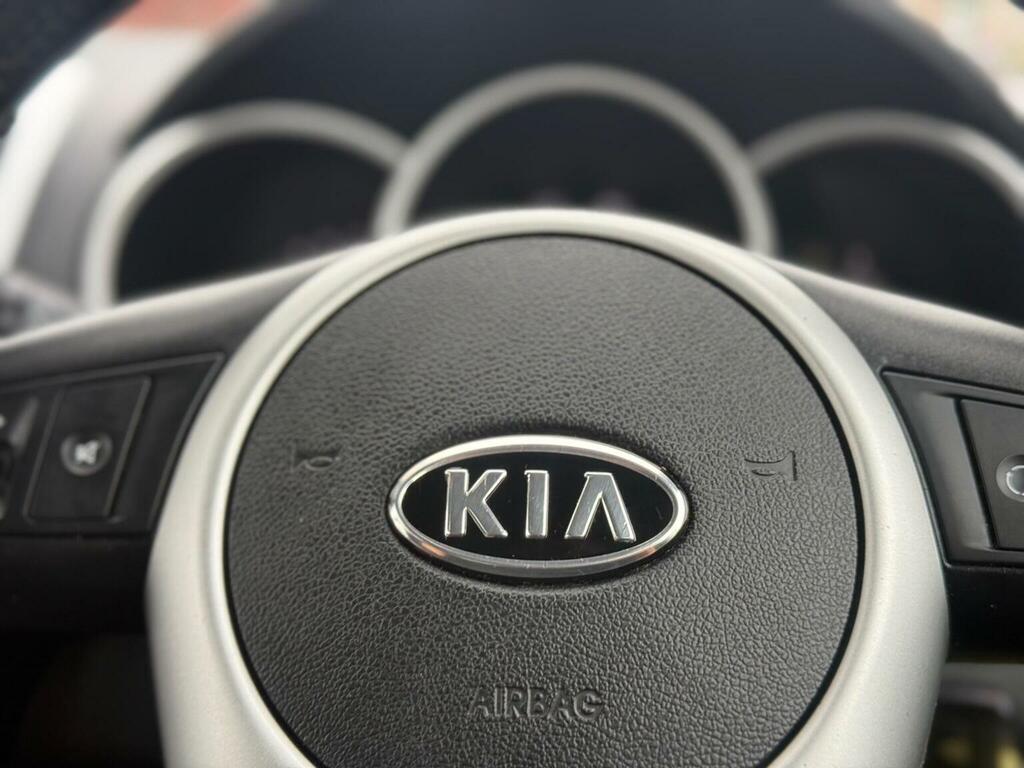Kia Venga 3 Black #13