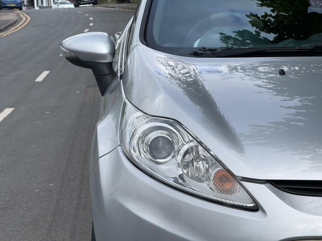 Ford Fiesta Hatchback 1.4 Titanium 201010 Silver #2