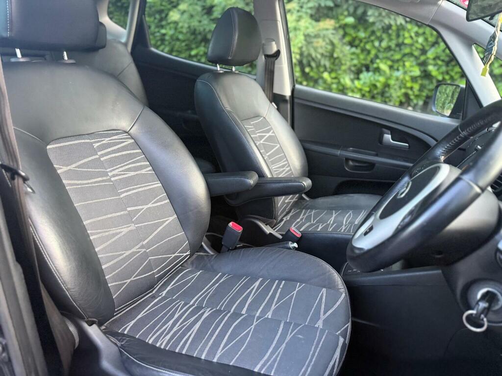 Kia Venga 1.4 Ecodynamics 2 Euro 5 Ss Black #12