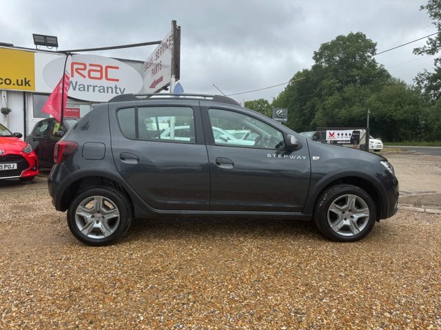Dacia Sandero Stepway Tce Laureate Euro 6 MJ18AKY Grey #2