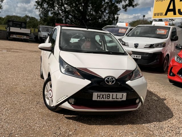 Toyota Aygo Vvt-i X-claim Funroof Euro White #6