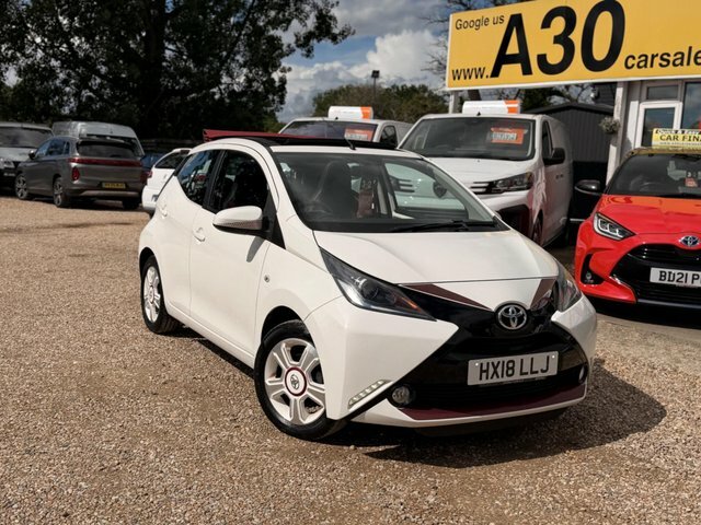 Toyota Aygo Vvt-i X-claim Funroof Euro White #4