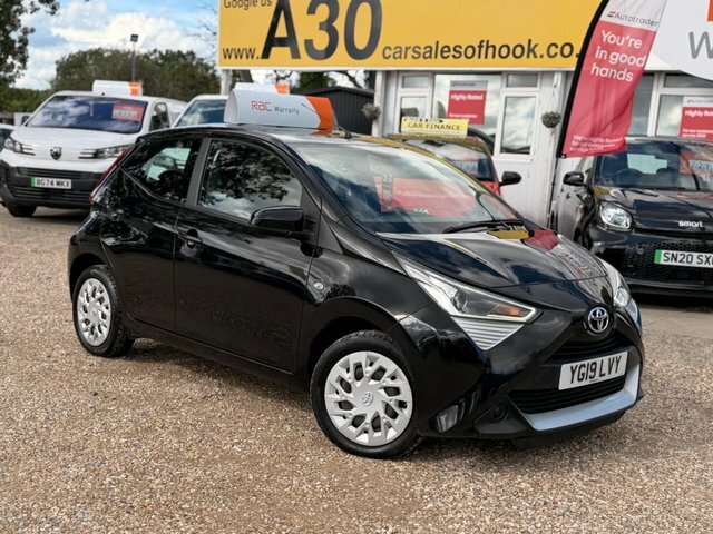 Toyota Aygo Vvt-i X-play Euro 6 Black #2