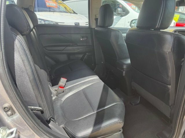 Mitsubishi Outlander Gx4 2.0 Phev Grey #28