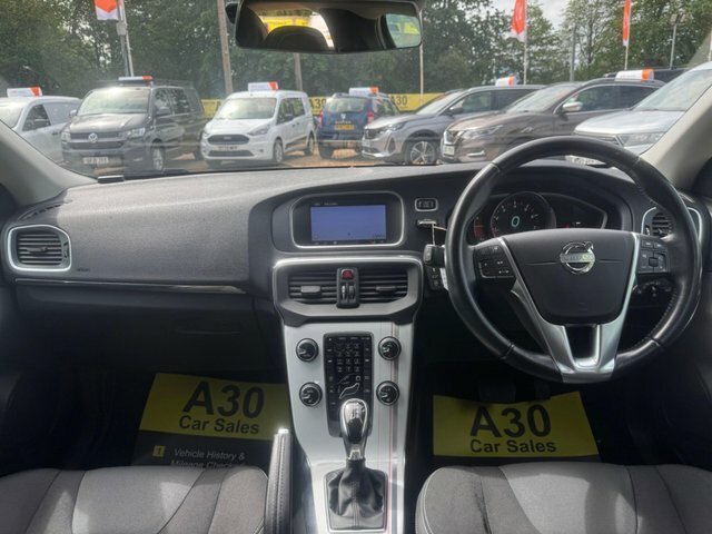 Volvo V40 2.0 D4 R-design Lux Nav 187 Bhp Blue #26
