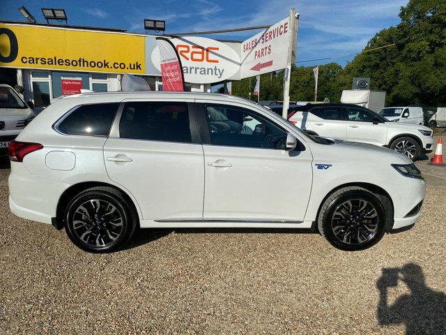 Mitsubishi Outlander 12Kwh Gx4h Cvt 4Wd White #3
