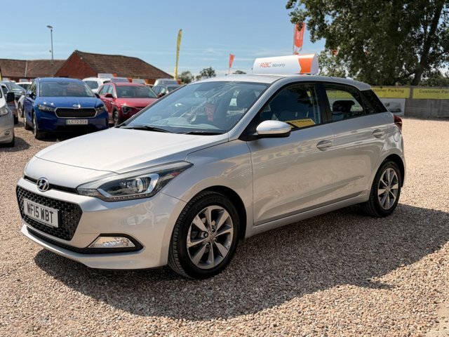Hyundai I20 1.4 Mpi Premium Nav 99 Bhp White #11