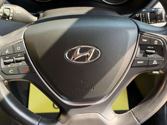 Hyundai I20 1.4 Mpi Premium Nav 99 Bhp White #40