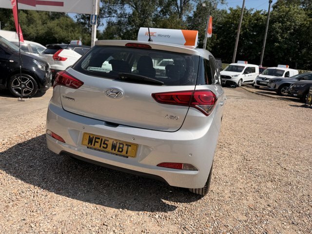 Hyundai I20 1.4 Mpi Premium Nav 99 Bhp White #16