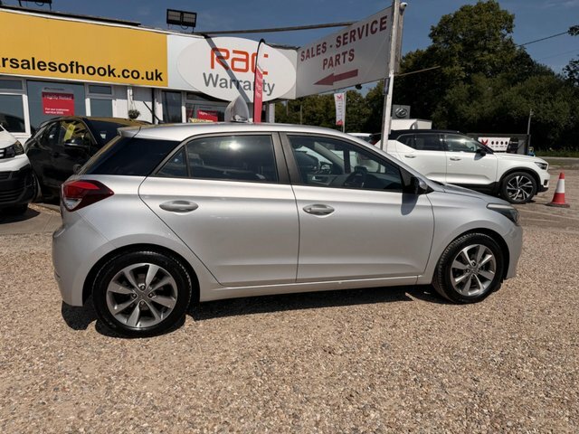 Hyundai I20 1.4 Mpi Premium Nav 99 Bhp White #19