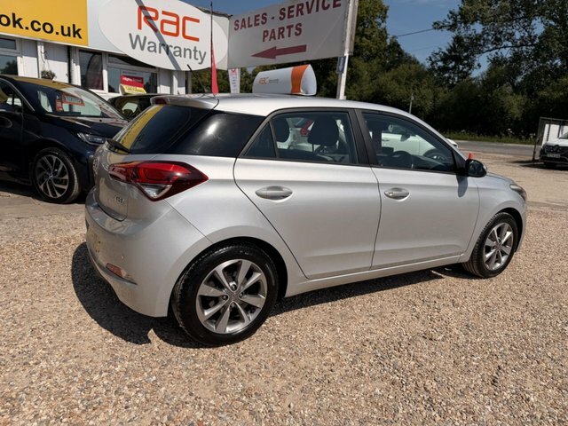 Hyundai I20 1.4 Mpi Premium Nav 99 Bhp White #20