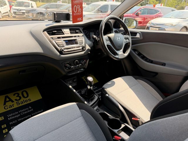 Hyundai I20 1.4 Mpi Premium Nav 99 Bhp White #30