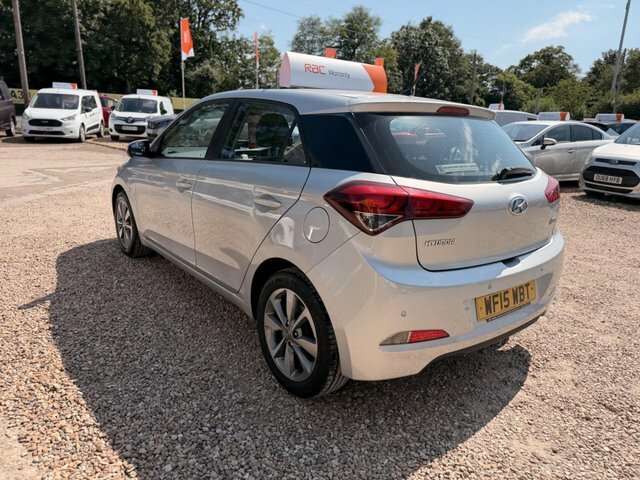 Hyundai I20 1.4 Mpi Premium Nav 99 Bhp White #14