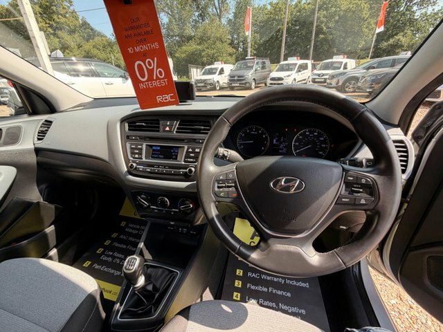 Hyundai I20 1.4 Mpi Premium Nav 99 Bhp White #41