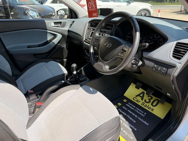 Hyundai I20 1.4 Mpi Premium Nav 99 Bhp White #21
