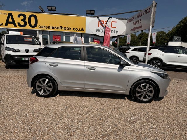 Hyundai I20 1.4 Mpi Premium Nav 99 Bhp White #18