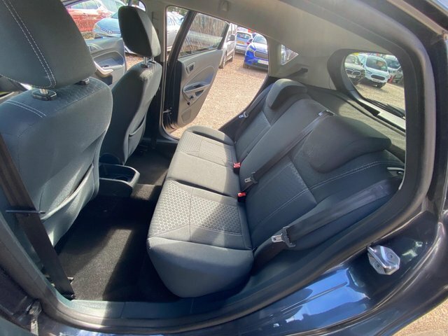 Ford Fiesta 1.25 Edge Red #19