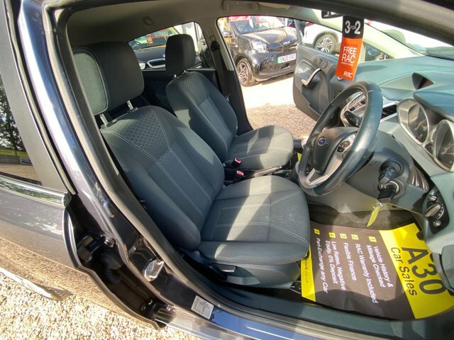 Ford Fiesta 1.25 Edge Red #16