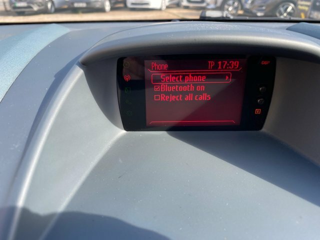 Ford Fiesta 1.25 Edge Red #25
