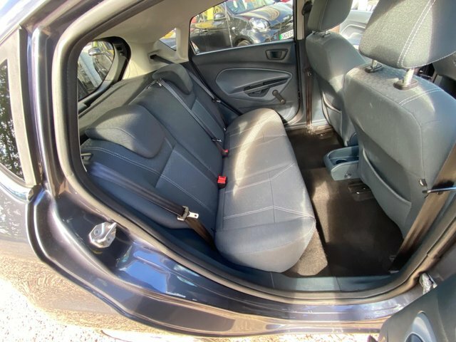 Ford Fiesta 1.25 Edge Red #18