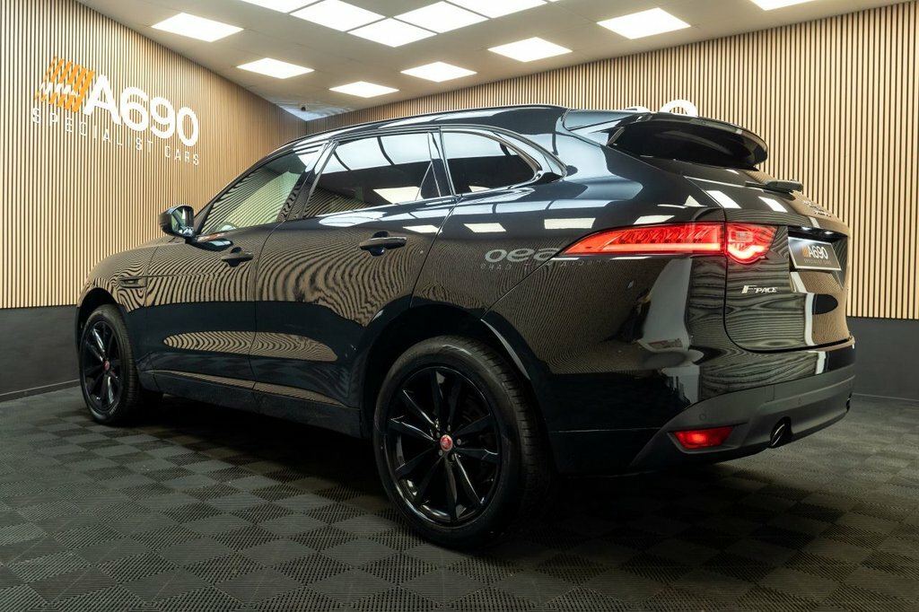 Jaguar F-Pace 2L Chequered Flag EN69OWX Black #5