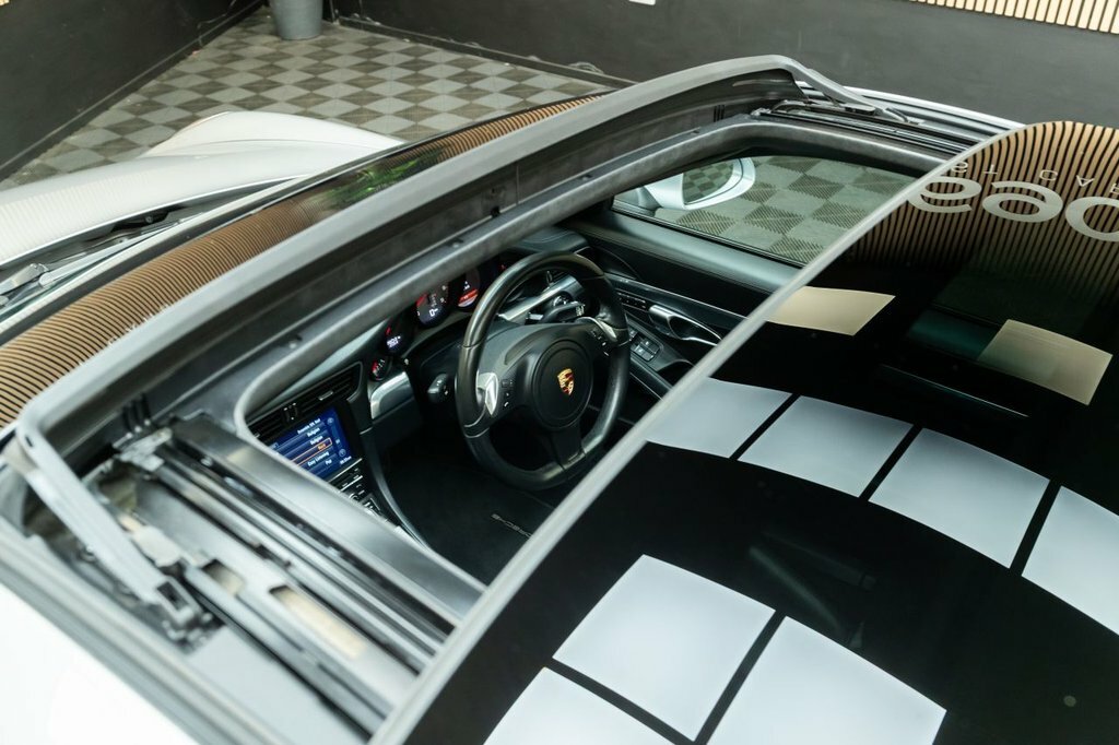 Porsche 911 911 Gt3 Rs White #14