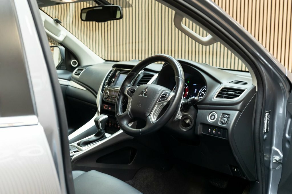 Mitsubishi Shogun Sport 2.4L 4 Grey #40