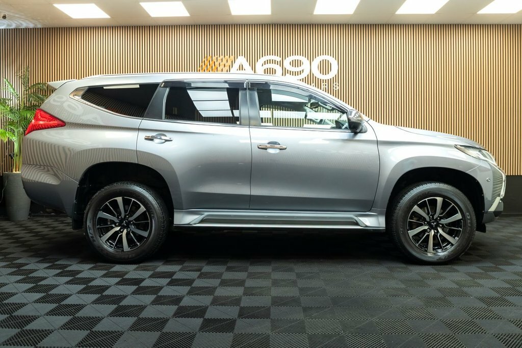 Mitsubishi Shogun Sport 2.4L 4 Grey #8