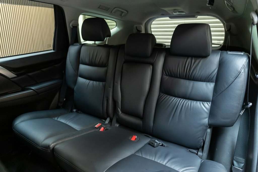 Mitsubishi Shogun Sport 2.4L 4 Grey #16
