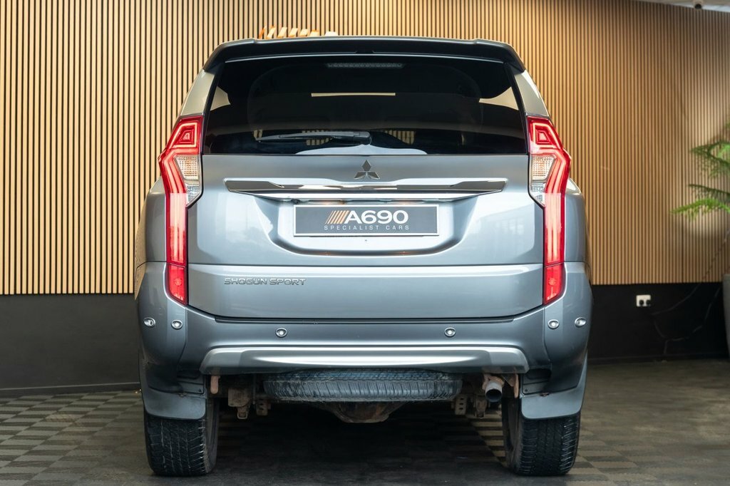 Mitsubishi Shogun Sport 2.4L 4 Grey #6