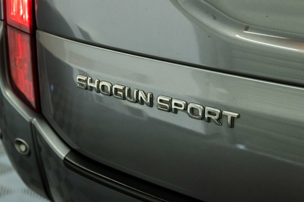 Mitsubishi Shogun Sport 2.4L 4 Grey #48