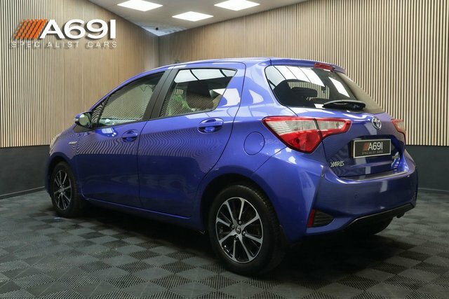 Toyota Yaris 1.5 Vvt-h Icon Tech Hatchback Hybrid E- Blue #4