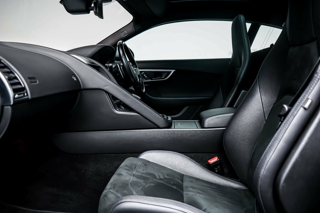 Jaguar F-Type P450 R-dynamic  #7
